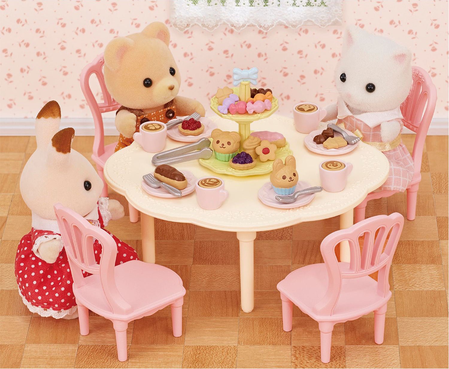 Furniture & Accessories
